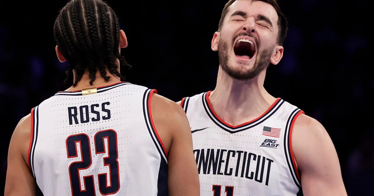 No. 5 UConn beats No. 13 Illinois 74-61 | Basketball