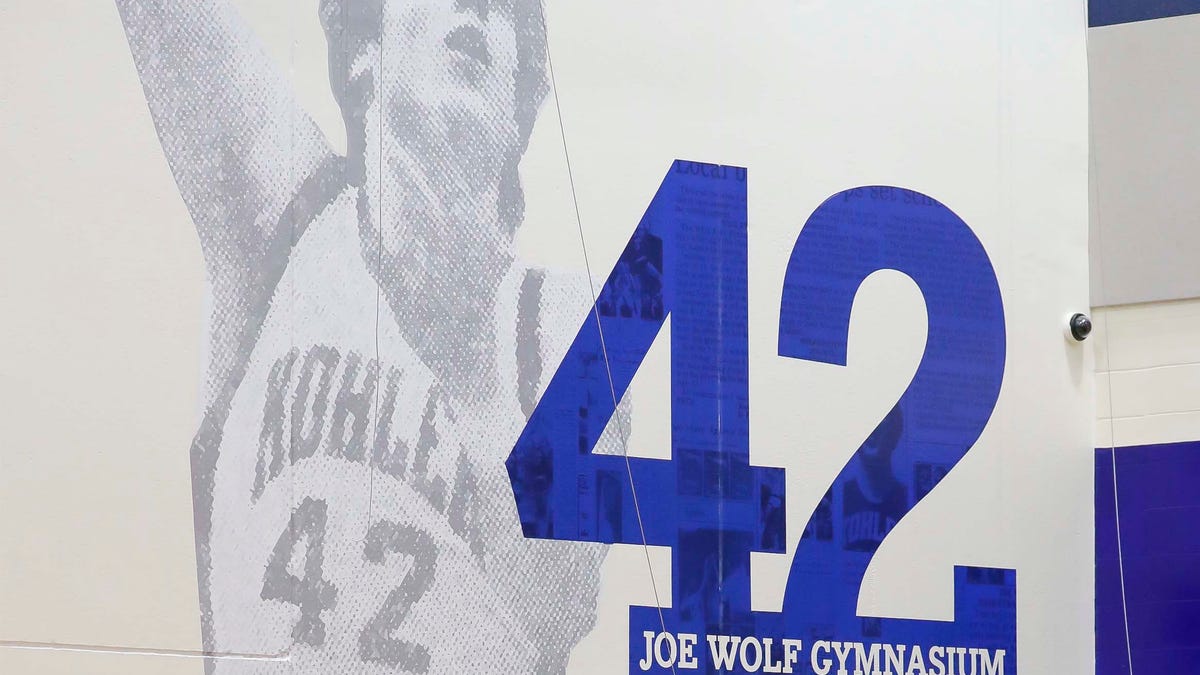 Marcus Banks born; Joe Wolf waived; Phil Hankinson passes