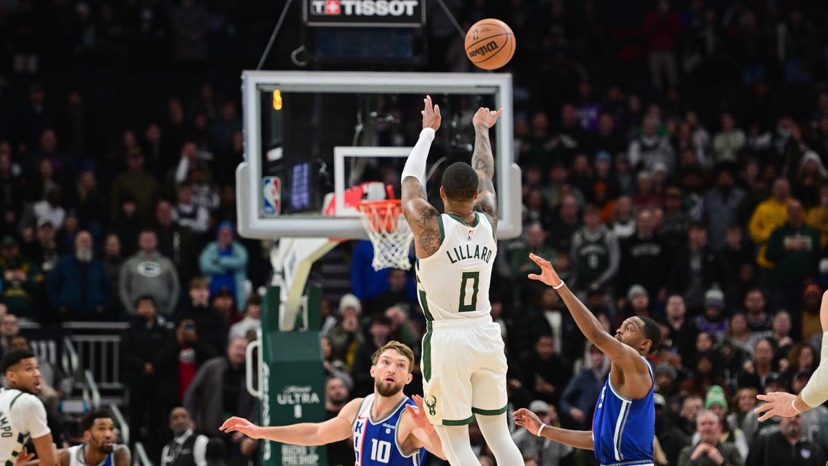 Like Giannis' shot last night, these are Bucks' last 15 buzzer-beaters