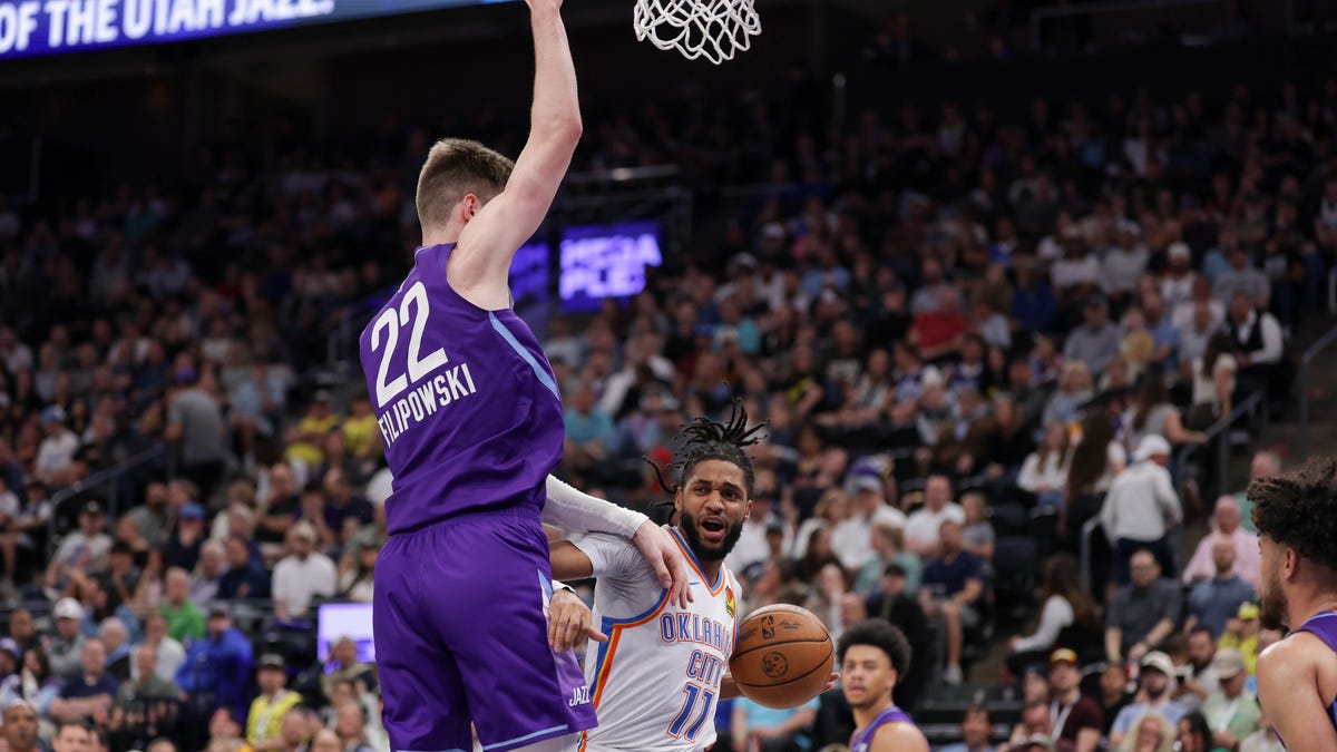 Live updates, highlights for Friday's game