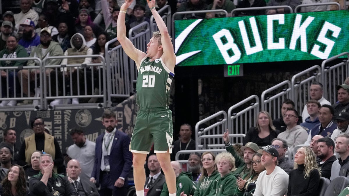 Bucks starter AJ Green does not finish game vs. Hornets