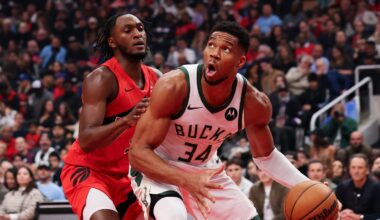 Raptors lead Bucks 73-54 at halftime