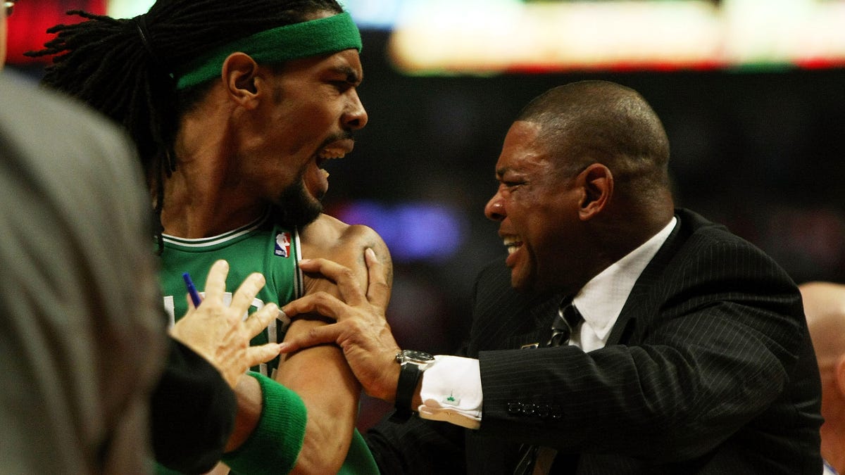 Boston sees the Grateful Dead; Shaw, Hunter debut