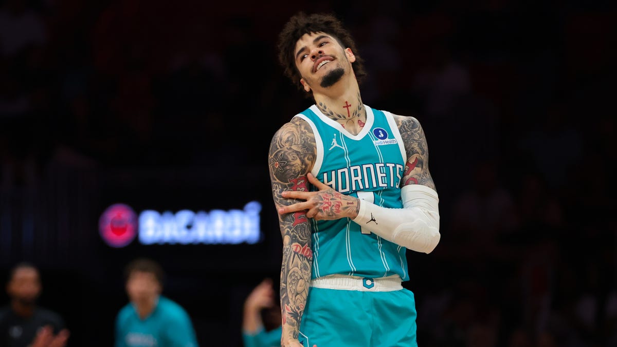 Charlotte Hornets' LaMelo Ball fined for obscene gesture at referee