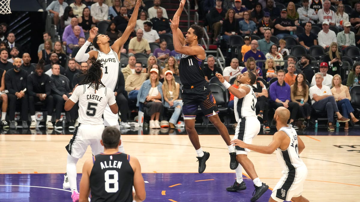 Suns face Spurs minus Wembanyama