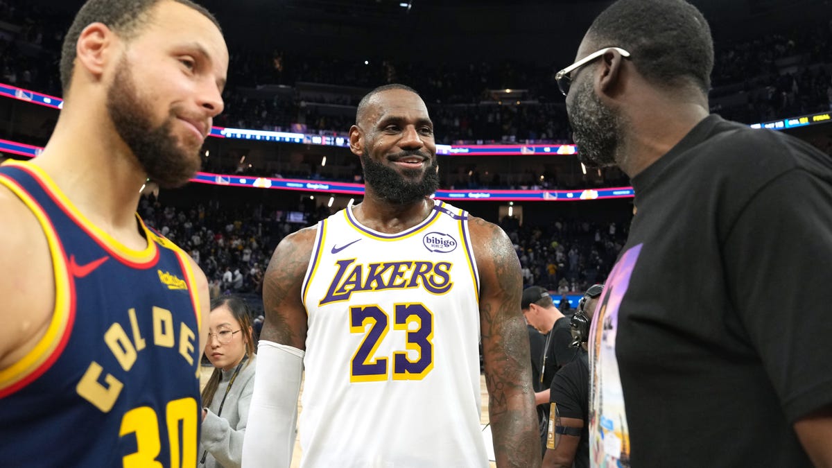 Warriors' Stephen Curry to appear on LeBron James' podcast