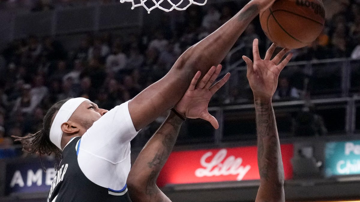 Giannis Antetokounmpo on Pacers fans booing Turner Myles Turner