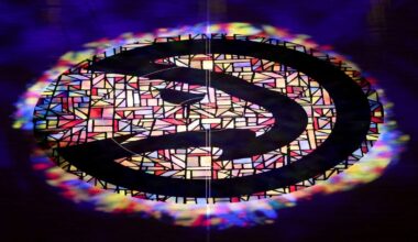 Ex-Hawks VP Lester Jones charged with embezzlement, fraud