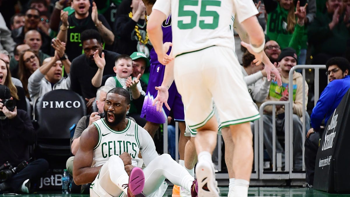 Jaylen Brown took issue with no-call on trip in Celtics loss to Jazz