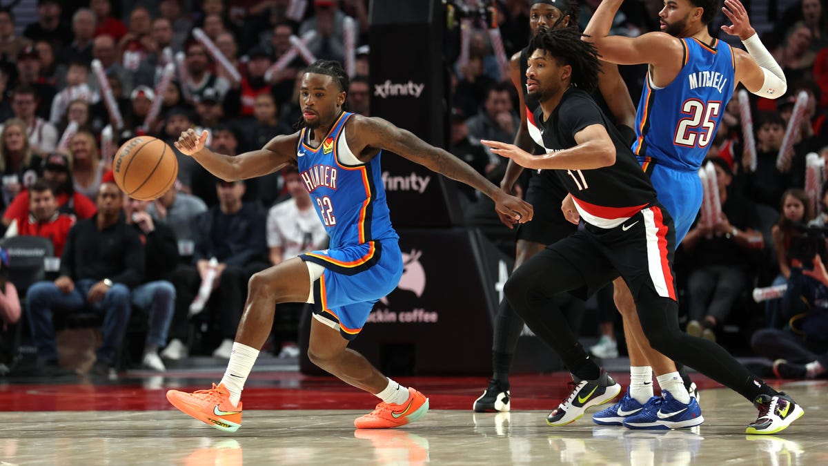 Best images from Thunder's 121-119 loss to Trail Blazers
