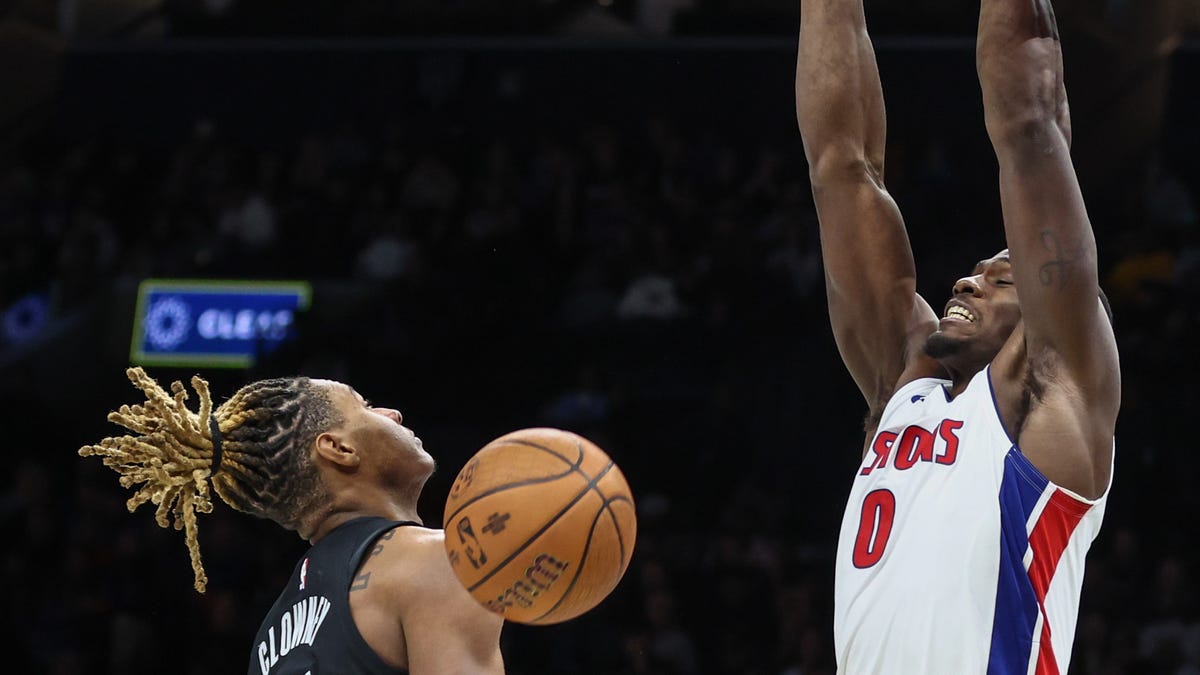 Jalen Duren's 'dominant' start for Detroit Pistons: 'Attacking every game'