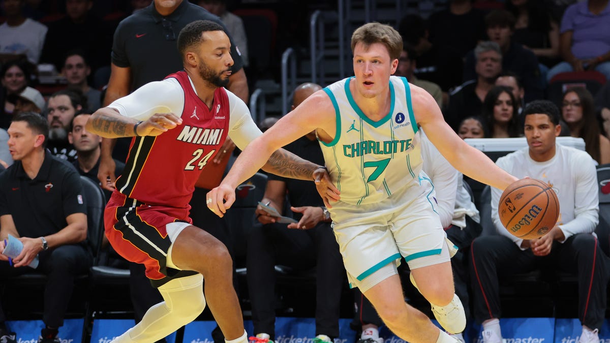 Kon Knueppel continues historic start with 30-point game