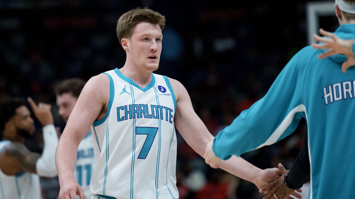 How has Hornets' Kon Knueppel played? Bucks face Milwaukee native