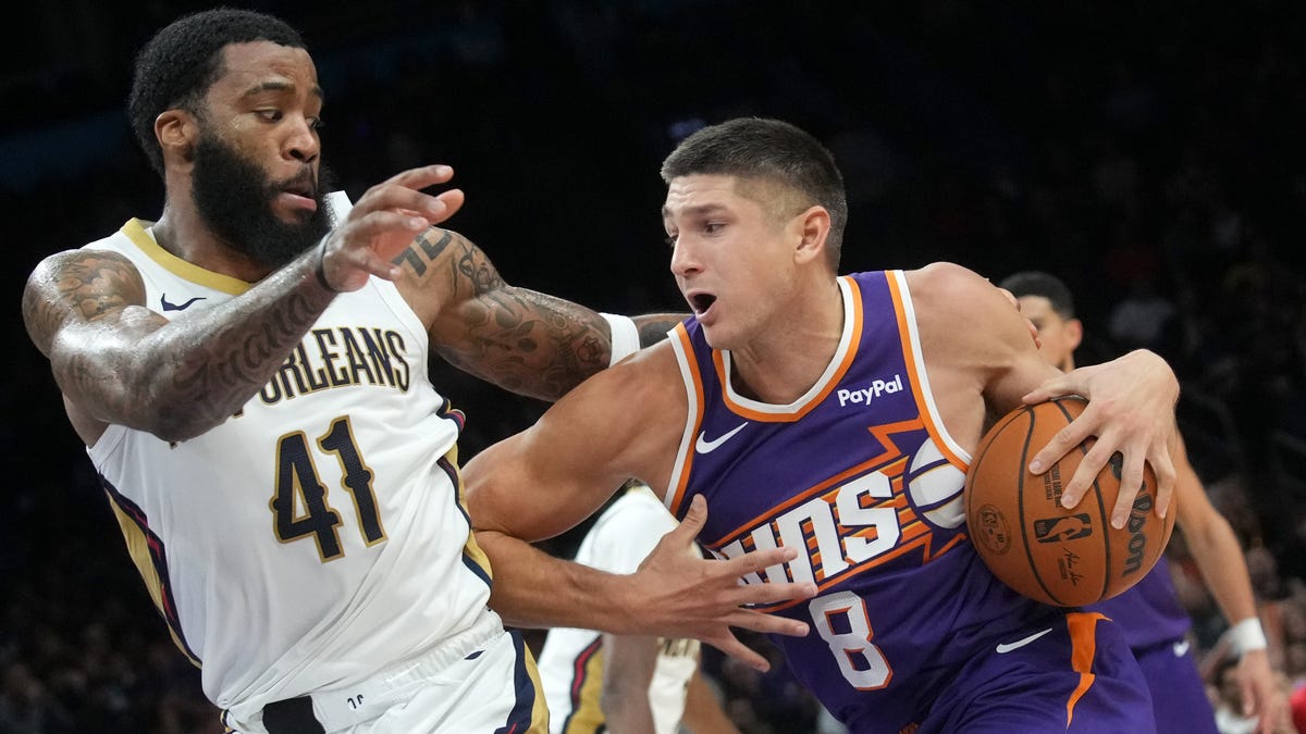 Suns-Hawks live updates. Phoenix down 2 starters vs Atlanta
