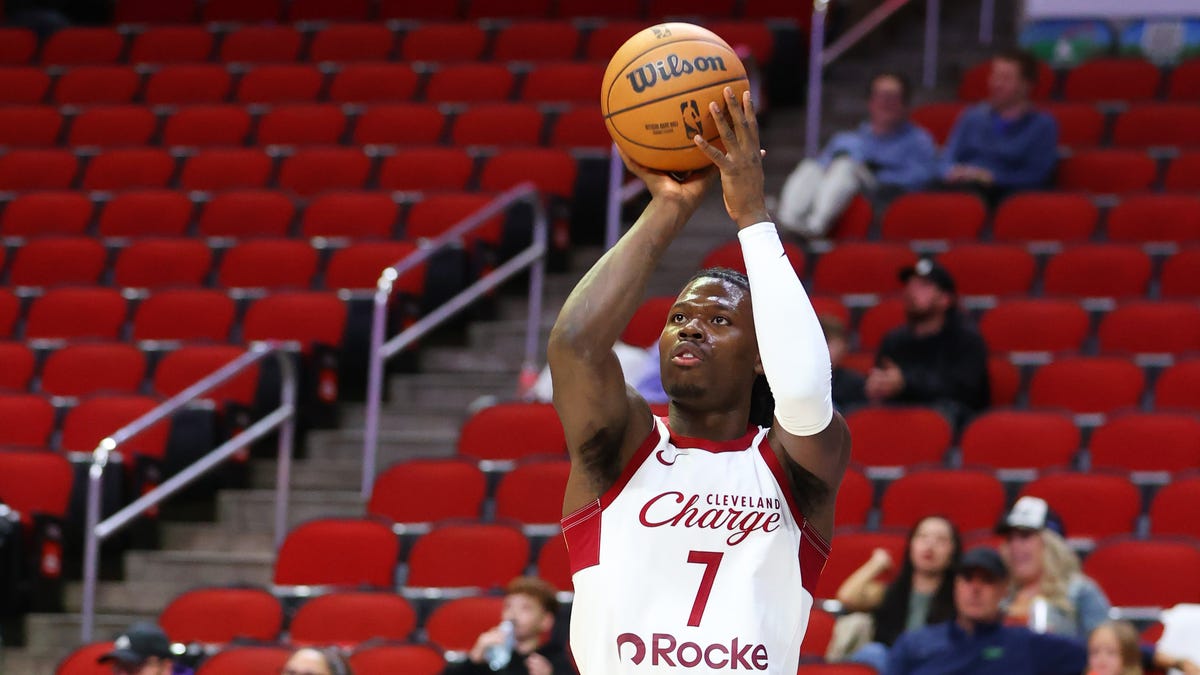 Akron's Chris Livingston reacts to signing with Cleveland Cavs, Charge