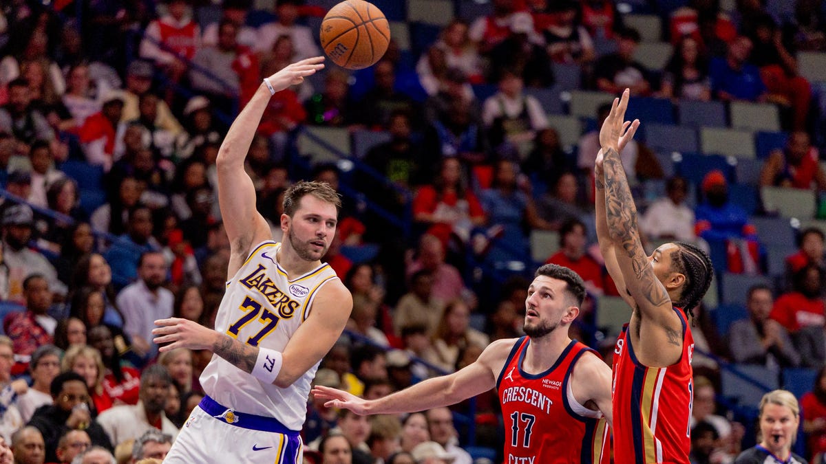 L.A. downs the Pelicans in NBA Cup group play