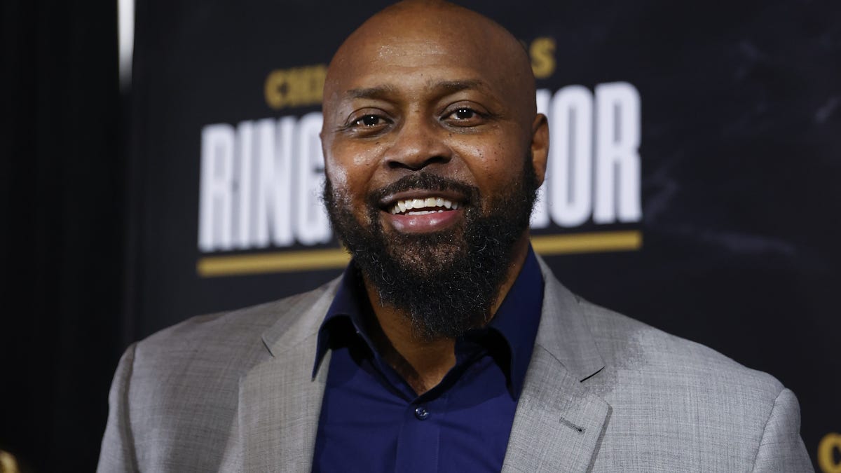 'To MJ and Pip, I pray and hope that you guys can settle this silliness'