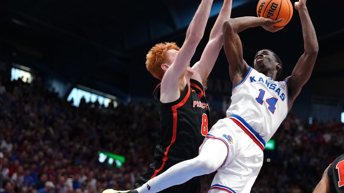 Jayhawks win again at home