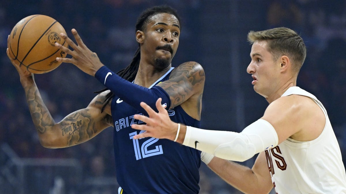 Grizzlies star leaves game in first quarter