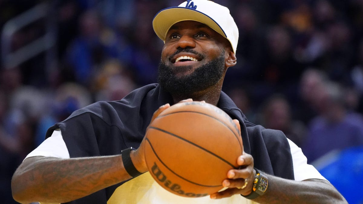 How to watch LeBron James season debut in Jazz vs Lakers