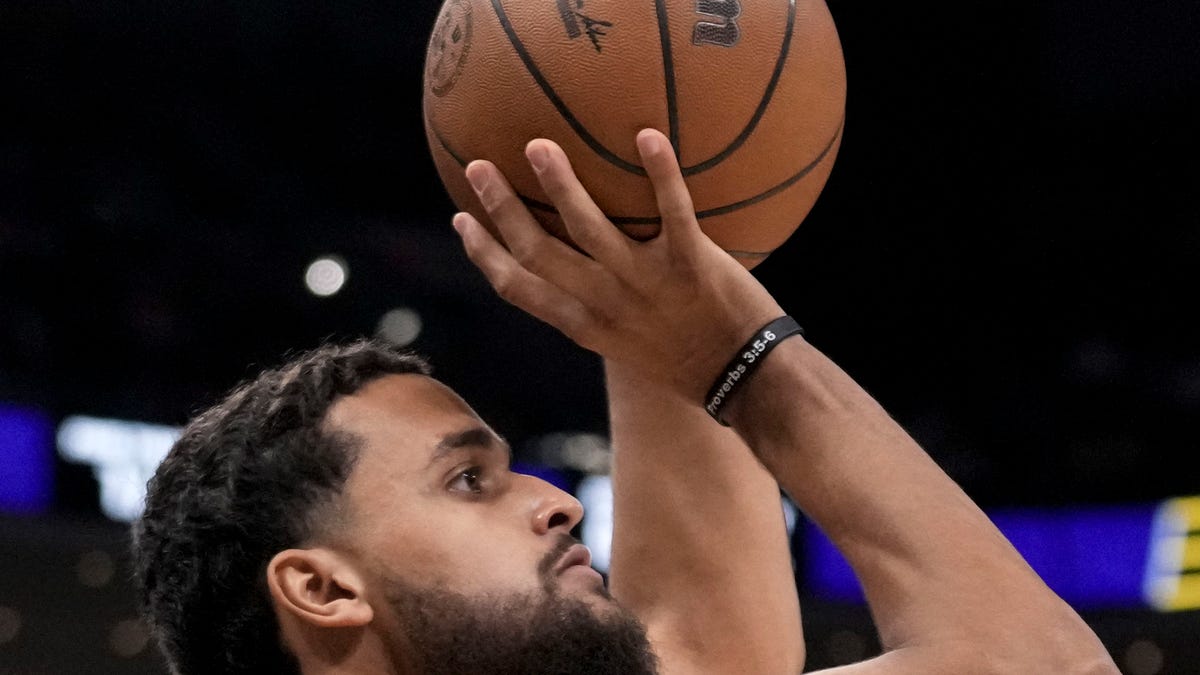 Pacers sign Jeremiah Robinson-Earl to two-year contract, waive Monte Morris