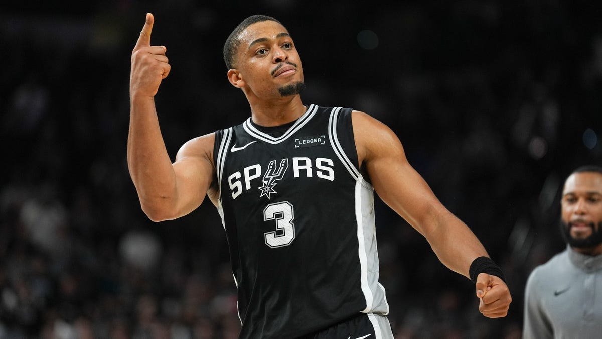 Hawks at Spurs odds, picks and predictions