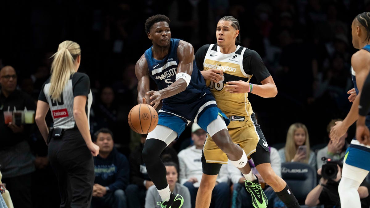 Timberwolves at Suns odds, picks and predictions