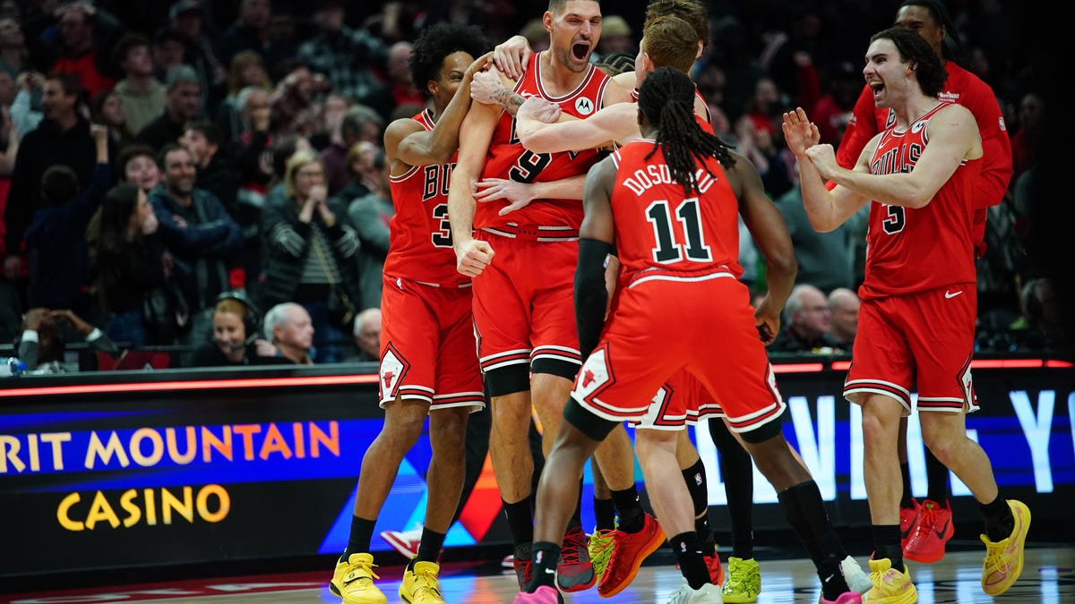 Heat at Bulls odds, picks and predictions