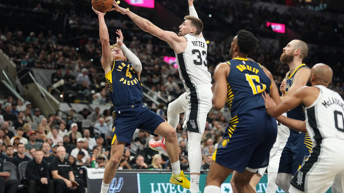 Tyrese Haliburton showed love to Taelon Peter, others