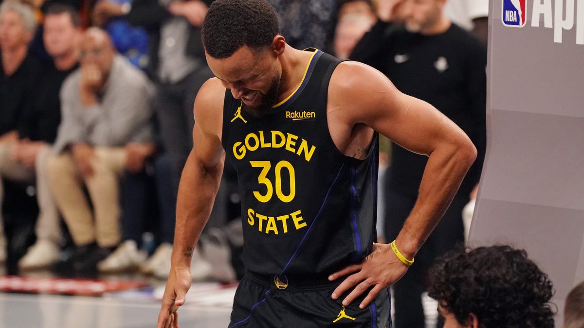Steph Curry suffers quad injury in loss vs. Rockets