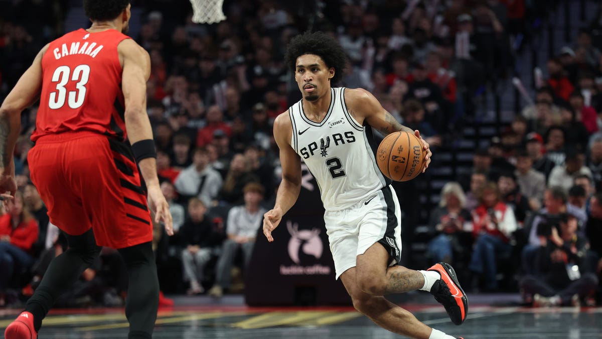 Mitch Johnson reacts to return of rookie Dylan Harper