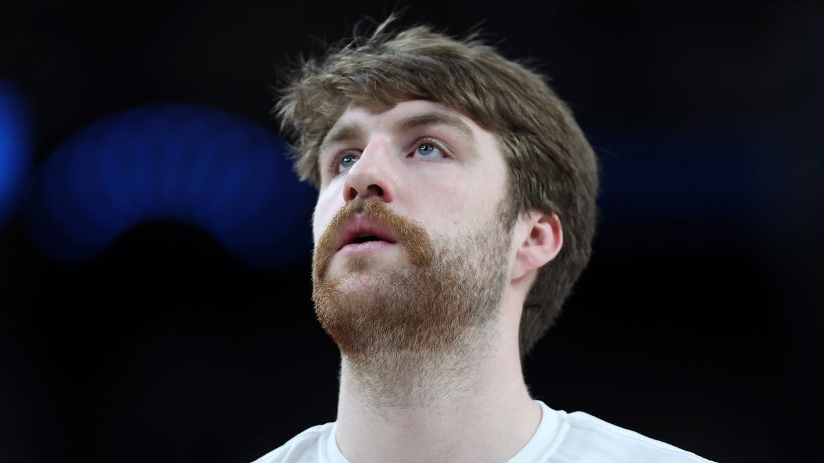 JJ Redick on how new Lakers forward Drew Timme can contribute