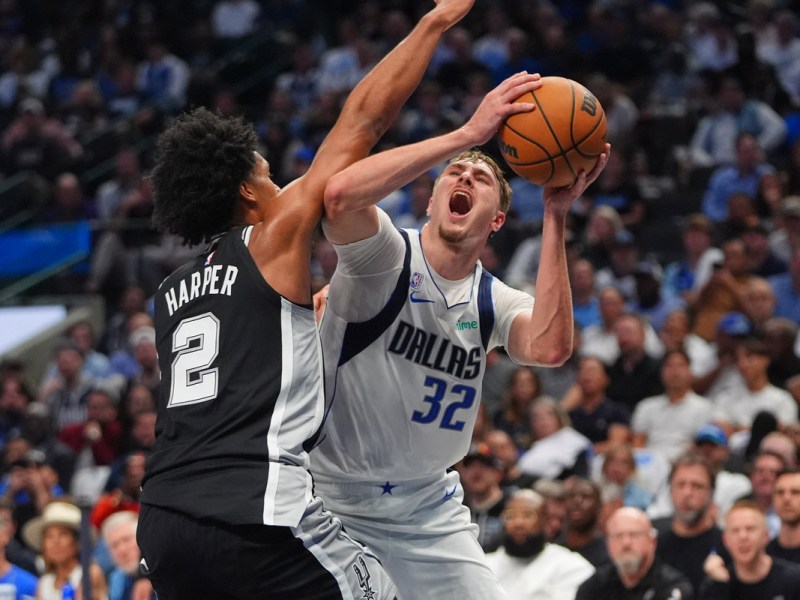 Cooper Flagg’s first NBA back-to-back: missed shots and banged-up shoulder