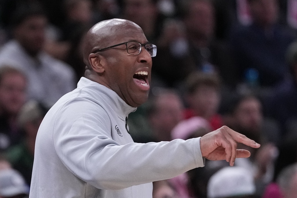 How Mike Brown holds the Knicks accountable