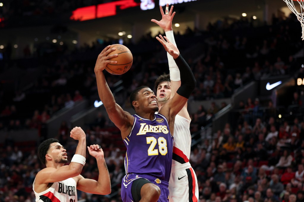 How are the Lakers winning even when short-handed? – Orange County Register