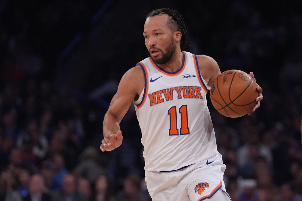 Knicks' Brown on why Brunson was still in when he rolled ankle