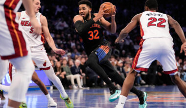 Karl-Anthony Towns erupts for 31 in first half, Knicks roll past Heat