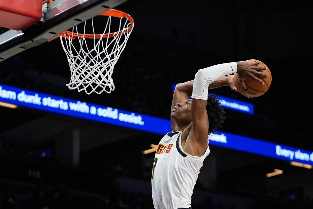 Short on starters, Nuggets top Timberwolves again for 7th straight win