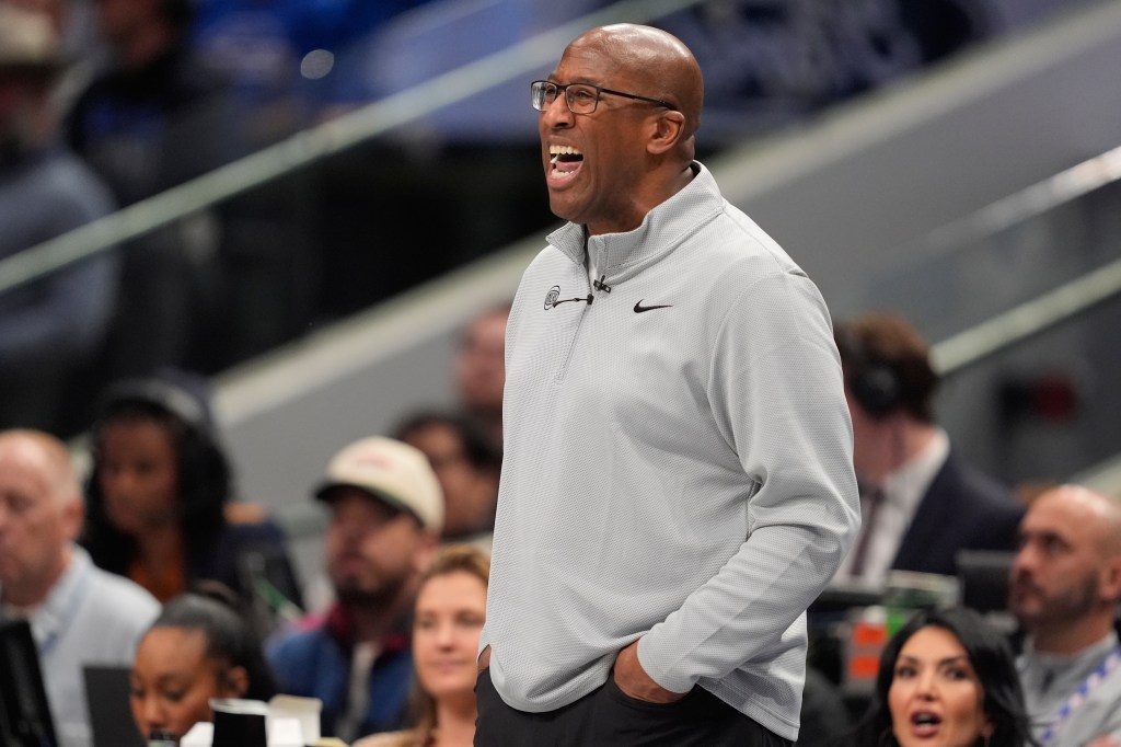 Knicks have graduated to Level 2 of Mike Brown's offense: Play calls