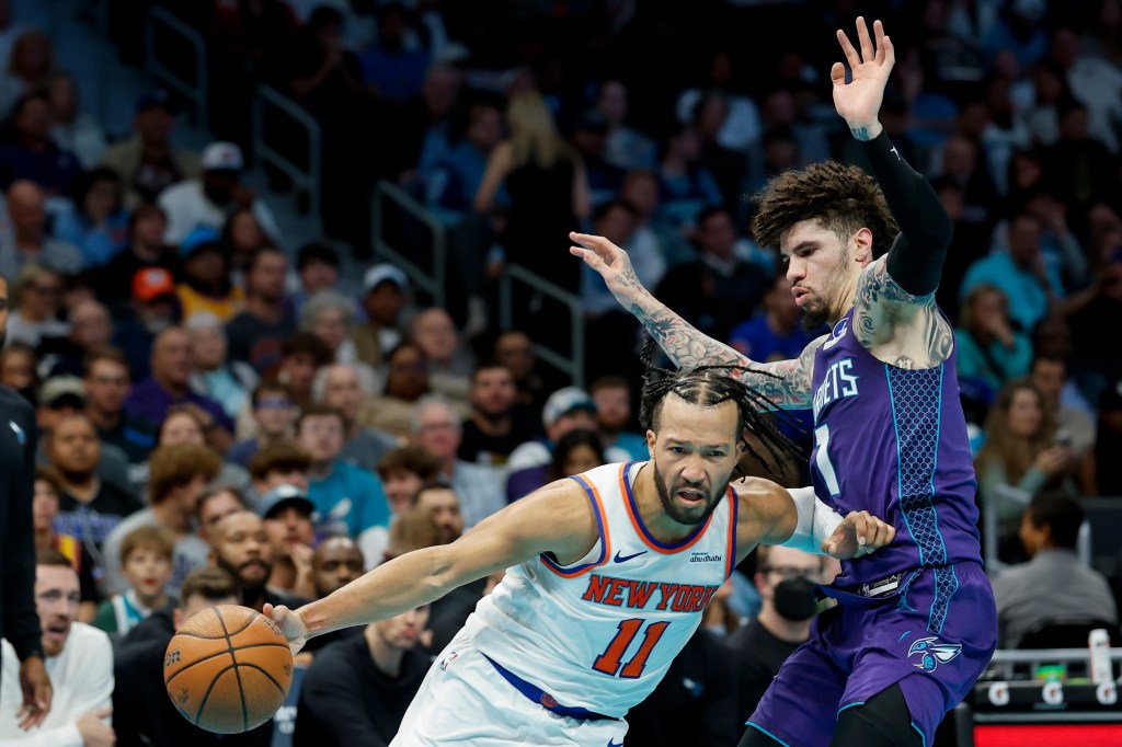 Knicks' NBA Cup chances still alive with 28-point rout of Hornets