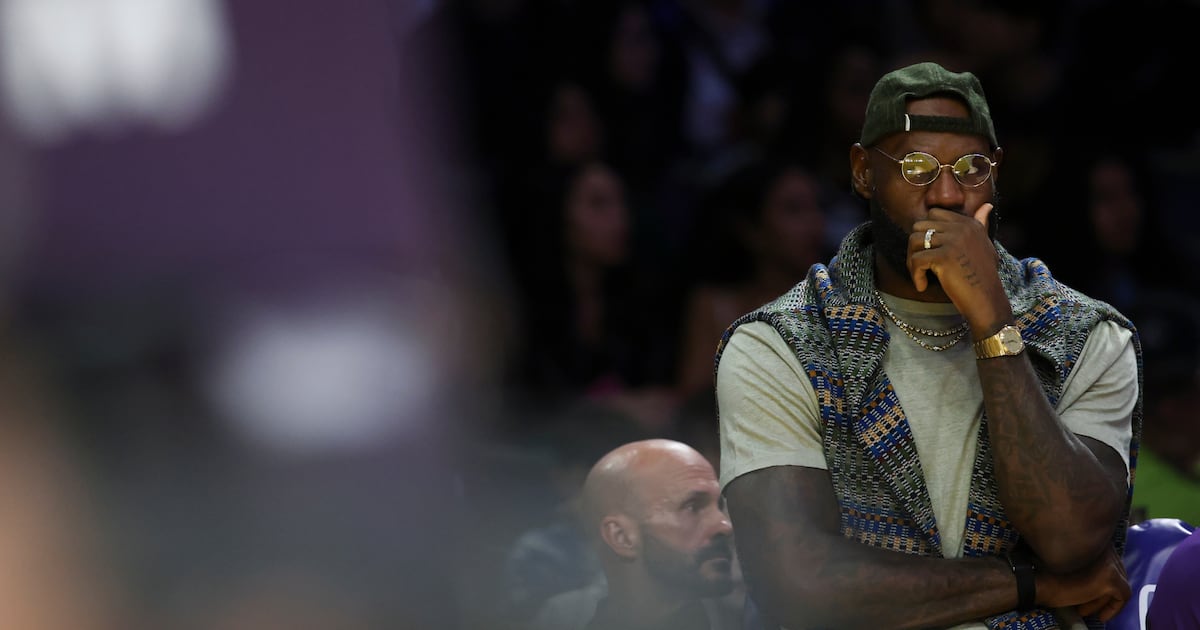 Are the Lakers early season injuries a major concern? – Annenberg Media