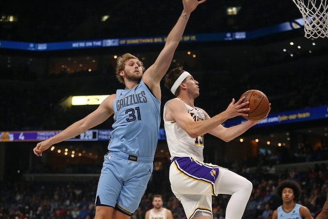 Lakers Start 1-0 After Win Over Grizzlies