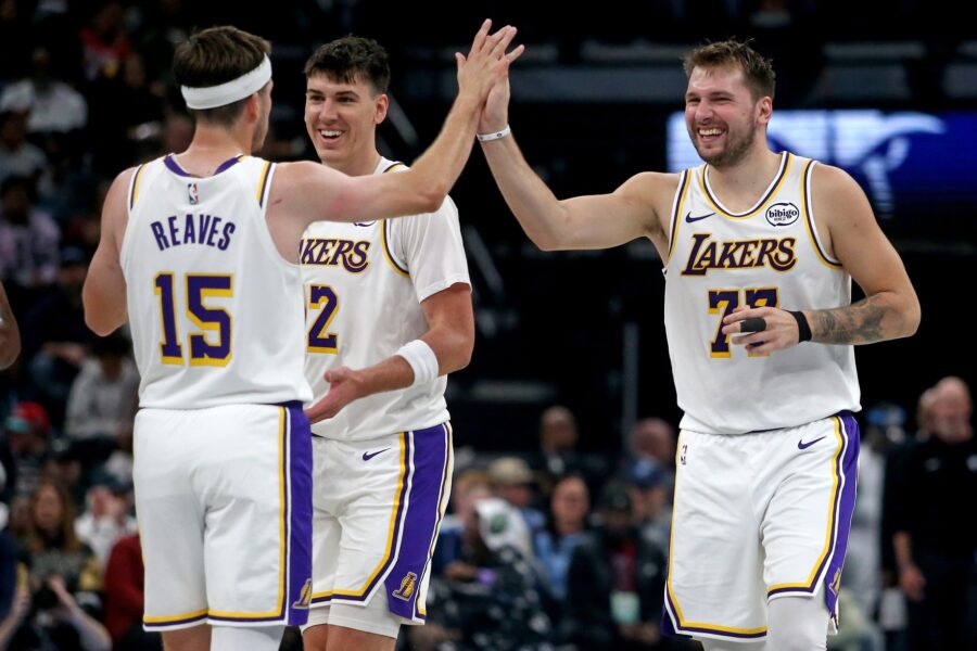 Lakers Notes: Luka, Reaves, Ayton, Kleber, LaRavia, Smart