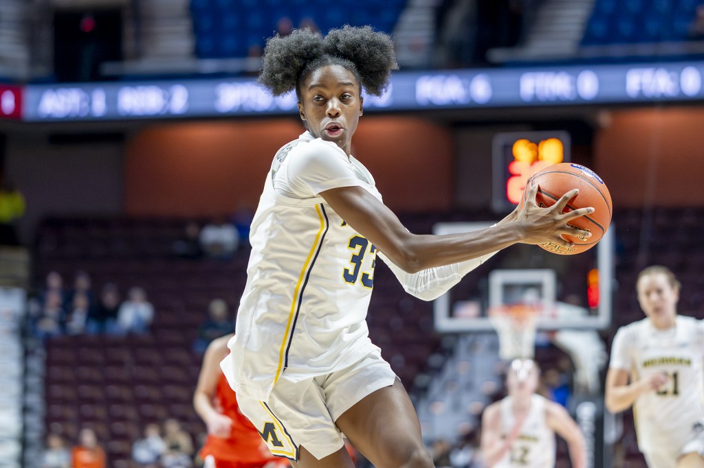 Te’Yala Delfosse off to great start with No. 6 Michigan women’s basketball – Trentonian