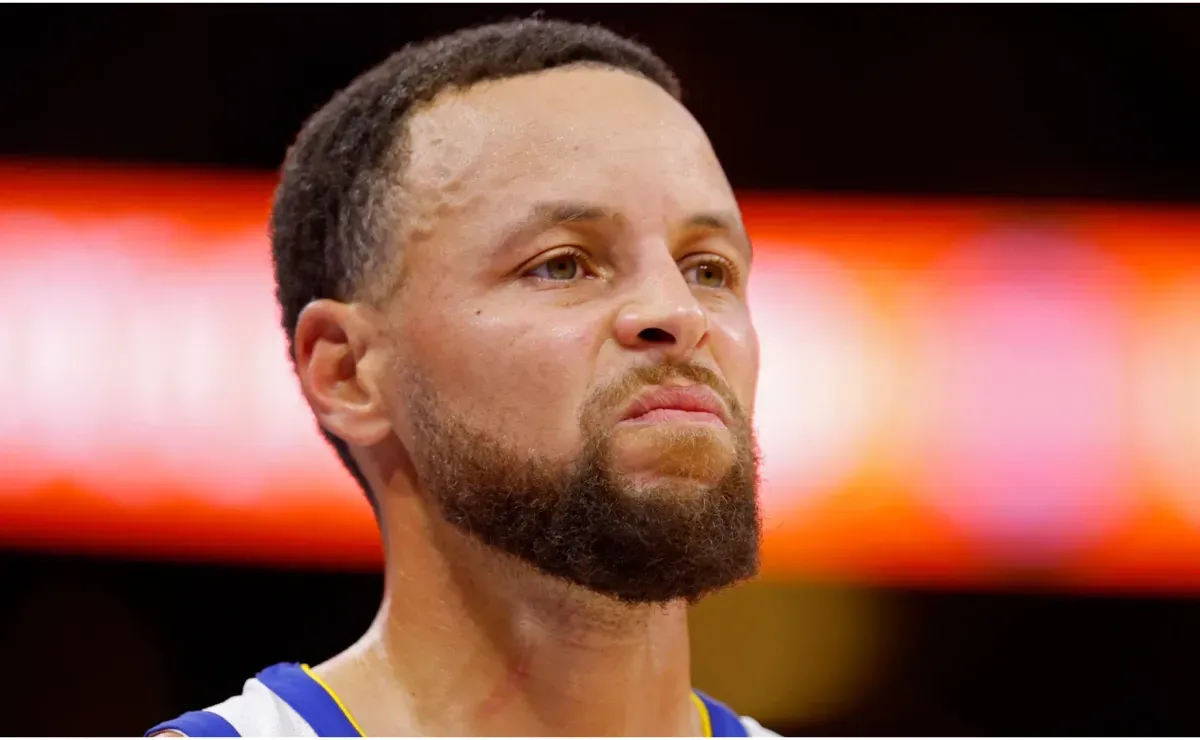 Is Stephen Curry playing tonight for Warriors vs Heat after hurting his ankle vs Magic?