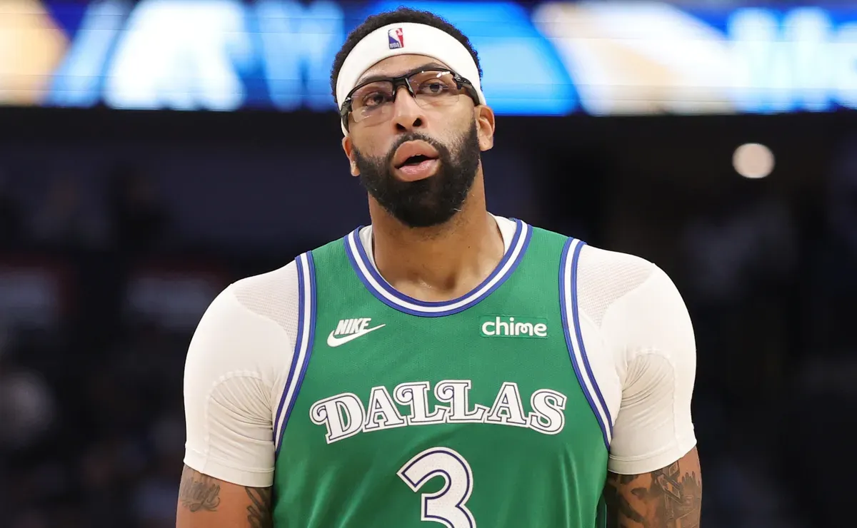 NBA Rumors: Mavericks reportedly plan to trade Anthony Davis and Klay Thompson, who have become their primary trade chips