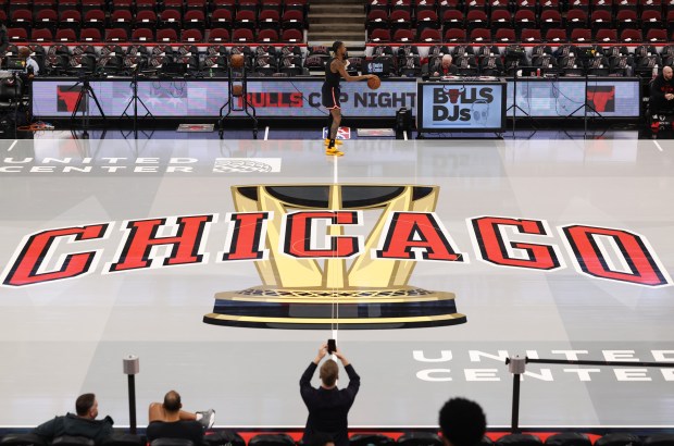 The court is decorated with an NBA Cup design for a Bulls-Heat game at the United Center on Nov. 21, 2025, in Chicago. (John J. Kim/Chicago Tribune)