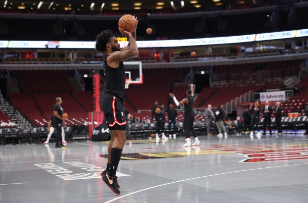 Bulls guard Coby White warms up for a game against the Heat at the United Center on Nov. 21, 2025, in Chicago. (John J. Kim/Chicago Tribune)