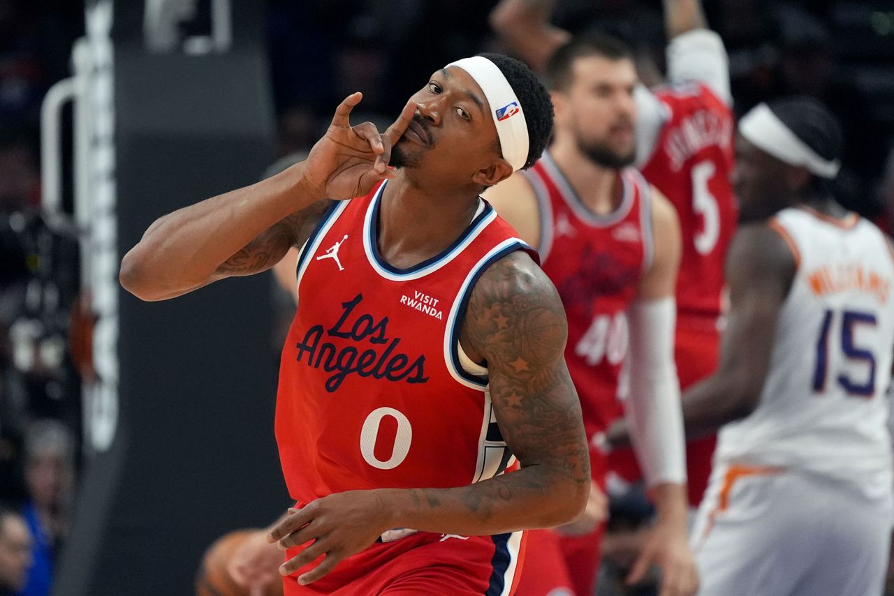 Clippers' Bradley Beal out for the season with hip fracture, will have surgery