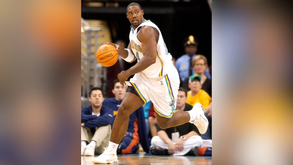 New Orleans Hornets Rodney Rogers (54) breaks up court in the first half against Golden State...